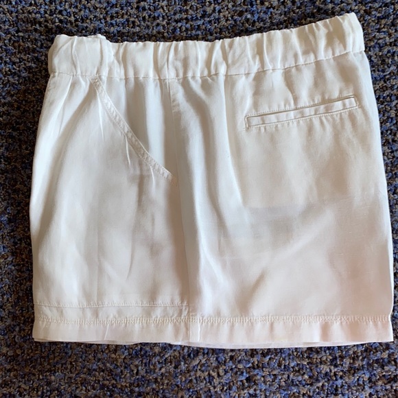 Ann Taylor LOFT linen shorts in beautiful Ivory color. - Picture 8 of 8